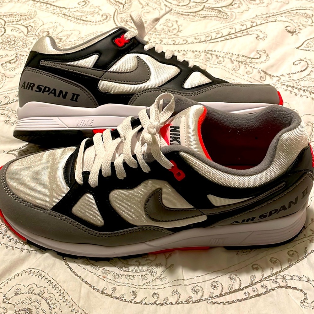 Nike Mans Air Span ll Size-9.5 like new